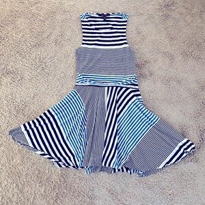 💙BCBGMAXAZRIA💙Striped Sleeveless women’s dress. Size small